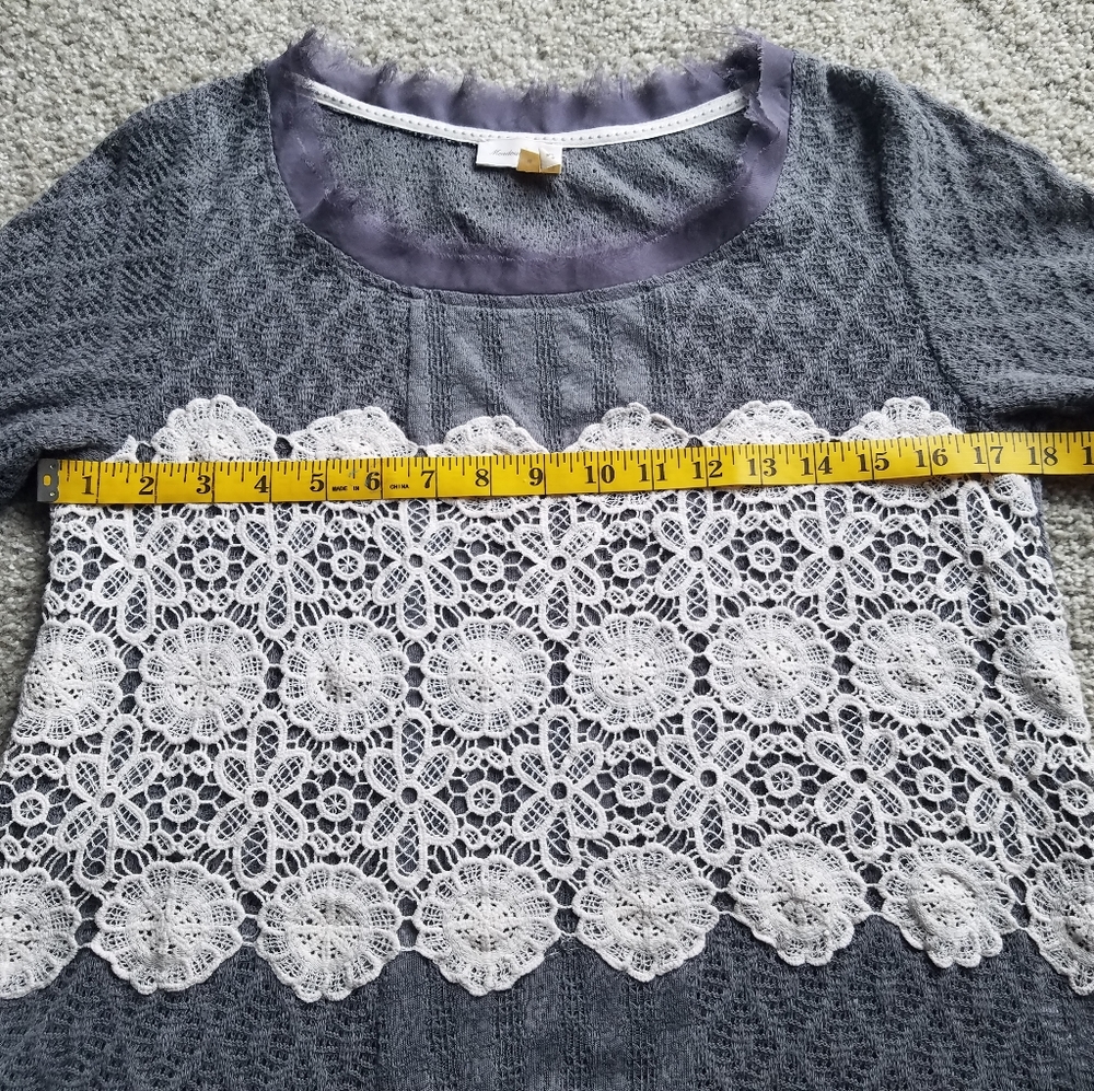 Anthropologie Meadow Rue open knit sweater top in grey with white floral lace - Picture 11 of 12